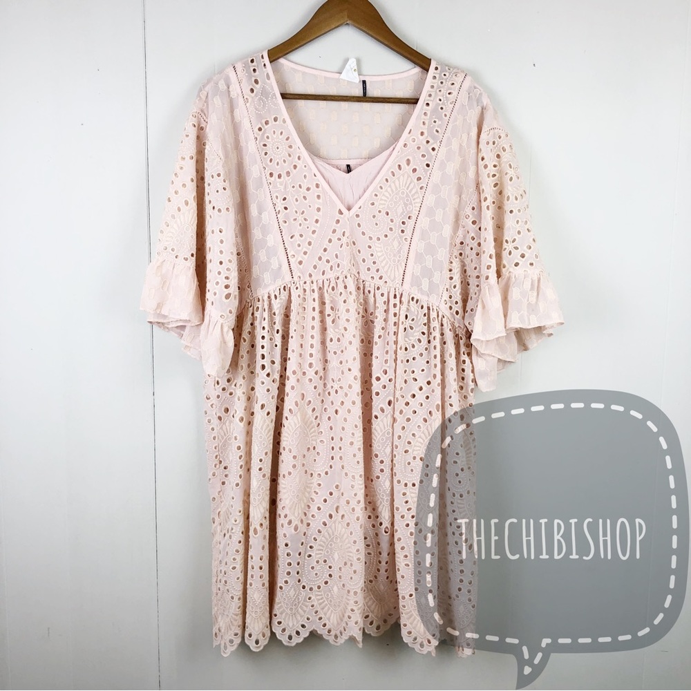 Anthropologie Akemi Kin Brooke eyelet blush swing dress